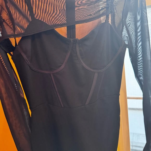 black dress - Picture 5 of 5